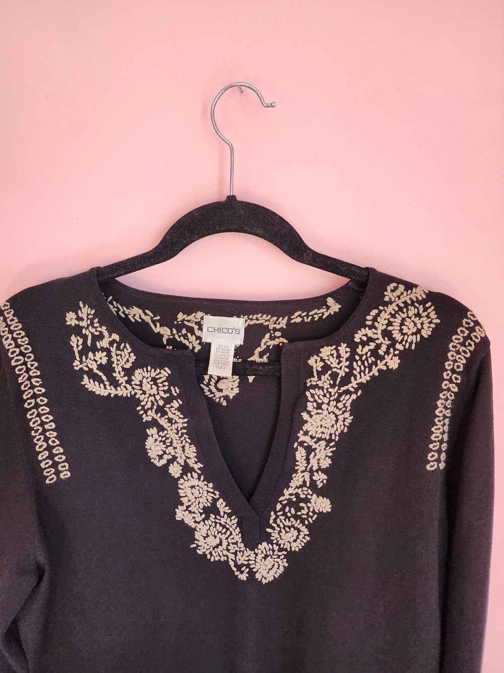 Chico's Black Long-Sleeve Top with Cream Embroidered V-Neck Bohemian - Picture 9 of 10